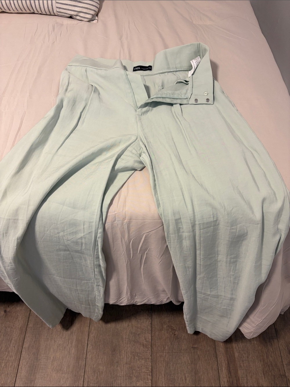 Wide-Leg Pants in Light Mint — Zara